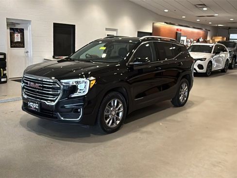 Used 2022 GMC Terrain SLT w/ Tech Package image 3