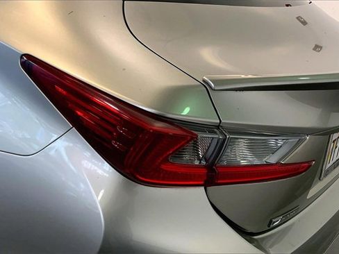 Used 2017 Lexus RC 200t image 27