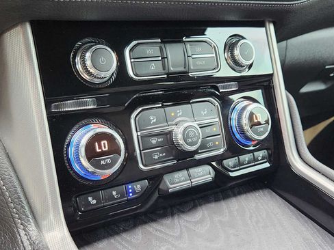 Used 2022 GMC Yukon Denali AWD/4WD image 24