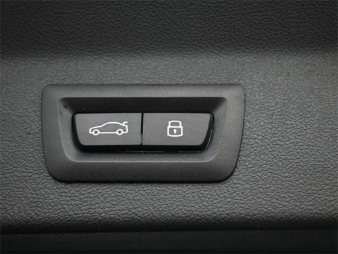 Used 2024 BMW X3 M40i w/ Premium Package image 25