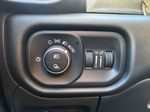 Used 2021 RAM 1500 Laramie image 32