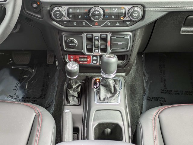 Used 2026 Jeep Wrangler Unlimited Rubicon AWD/4WD image 19