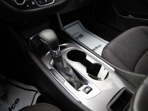 Used 2022 Chevrolet Malibu LT image 16