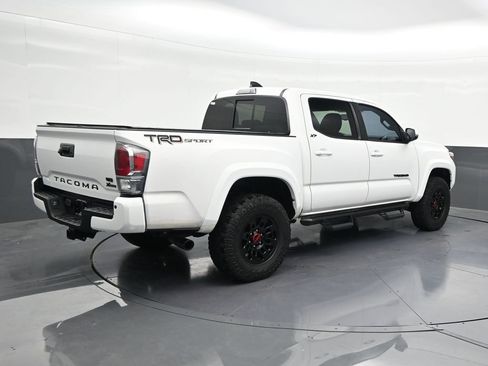 Used 2022 Toyota Tacoma TRD Sport w/ Technology Package RWD image 5