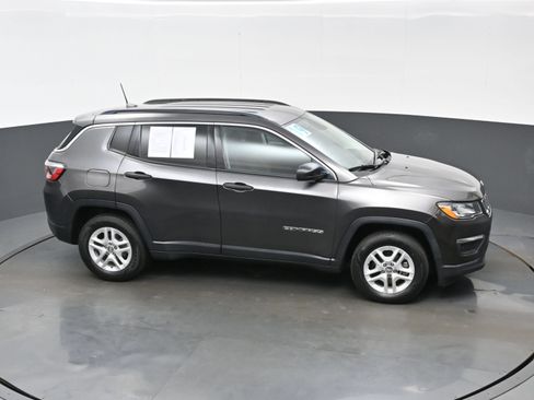Used 2019 Jeep Compass Sport FWD image 39
