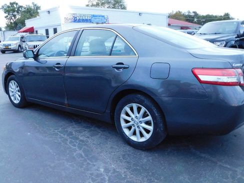 Used 2010 Toyota Camry XLE image 6