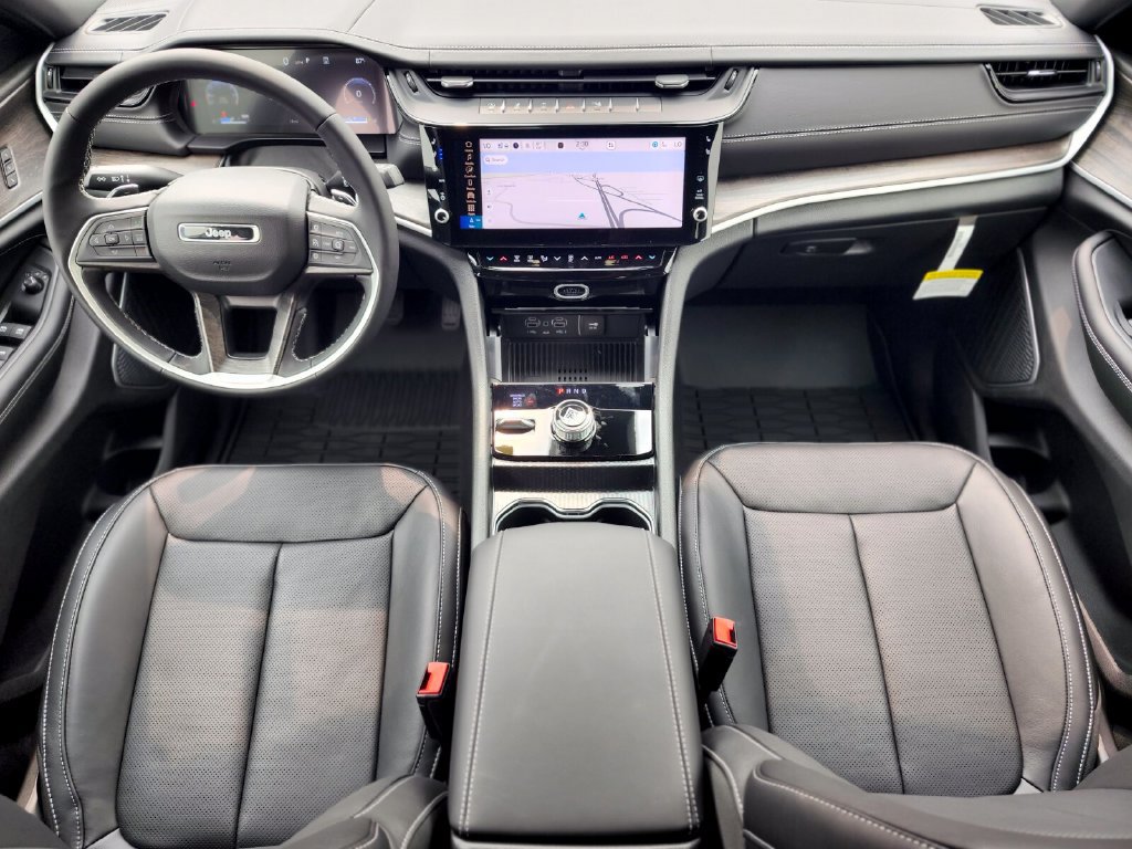 New 2026 Jeep Grand Cherokee Limited AWD/4WD image 12