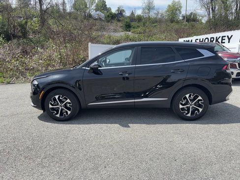 Certified 2023 Kia Sportage EX image 4