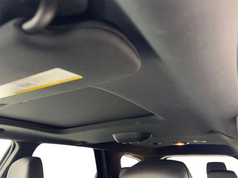 Used 2024 Dodge Durango GT image 75