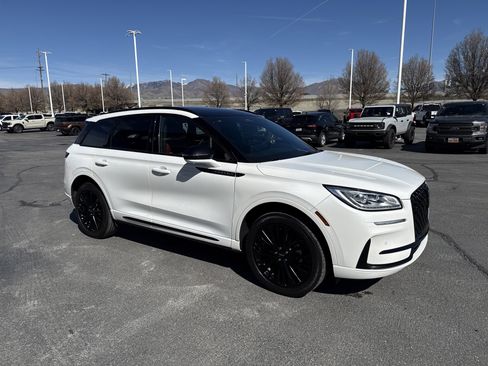 Used 2023 Lincoln Corsair Reserve w/ Equipment Group 201A image 7