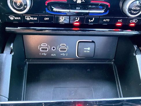 Used 2023 Jeep Grand Cherokee Overland w/ Luxury Tech Group IV AWD/4WD image 27