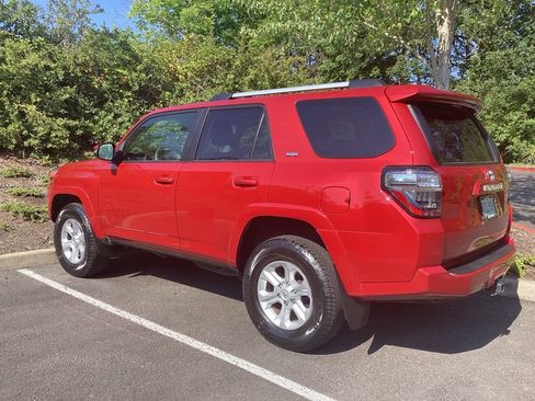 Certified 2023 Toyota 4Runner SR5 Premium w/ Moonroof Package AWD/4WD image 9