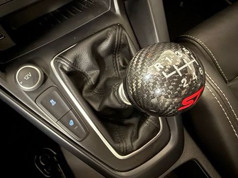 Used 2016 Ford Focus ST w/ Equipment Group 402A FWD image 28
