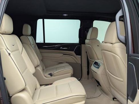 Used 2023 Cadillac Escalade ESV Premium Luxury w/ Performance Package AWD/4WD image 22