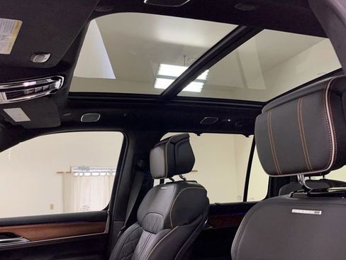 New 2024 Jeep Grand Wagoneer L Series III image 20