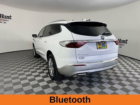 Used 2023 Buick Enclave Essence w/ Experience Buick Package image 9