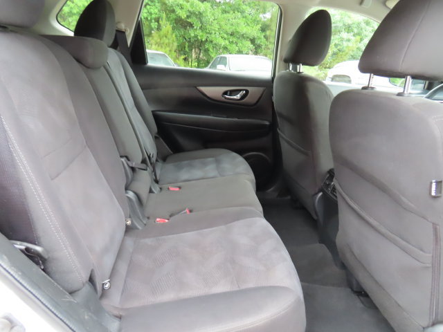Used 2016 Nissan Rogue SV AWD/4WD image 35