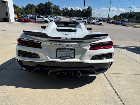 Used 2023 Chevrolet Corvette Z06 RWD image 10