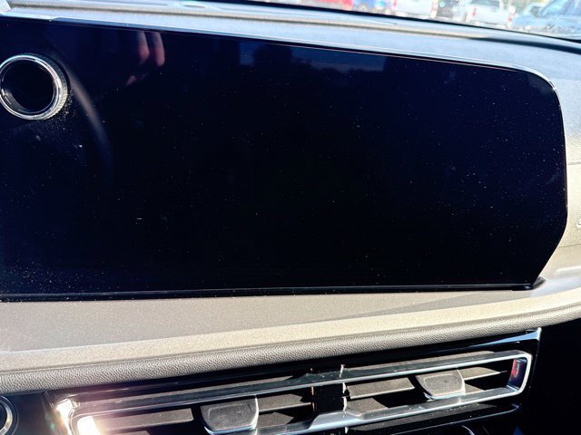 Used 2026 Chevrolet Traverse LT FWD image 19