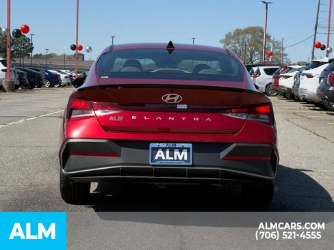 Certified 2025 Hyundai Elantra Sport image 5