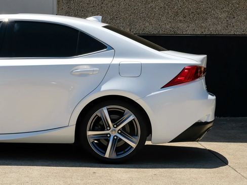 Used 2018 Lexus IS 300 AWD w/ Premium Package image 17