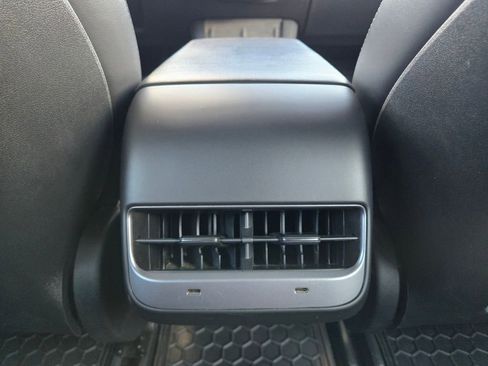 Used 2021 Tesla Model 3 Standard Range Plus image 35