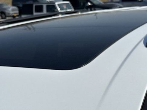 Used 2025 Chrysler Pacifica Limited w/ Uconnect Theater Family Group image 19