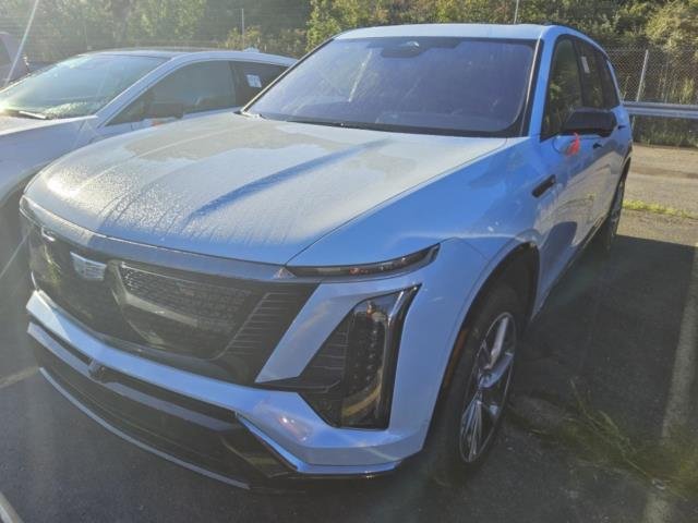 Used 2026 Cadillac Vistiq Sport w/ LPO, Floor Liner Package AWD/4WD image 2