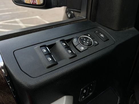 Used 2018 Ford F250 Lariat w/ Lariat Ultimate Package AWD/4WD image 22
