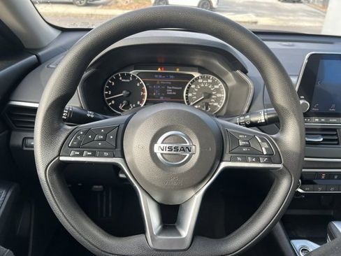 Used 2022 Nissan Altima 2.5 SV image 23