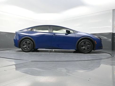 Used 2025 Toyota Prius LE FWD image 37