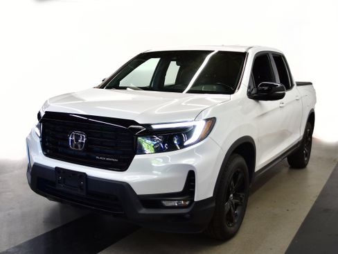 Used 2023 Honda Ridgeline Black Edition image 4