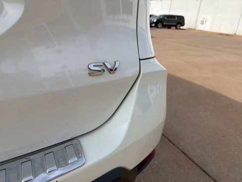 Used 2018 Nissan Rogue SV image 16