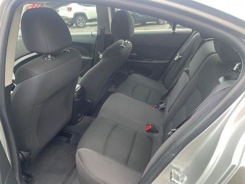 Used 2016 Chevrolet Cruze LT FWD image 9