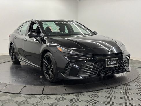 Used 2026 Toyota Camry SE w/ Convenience Package FWD image 8