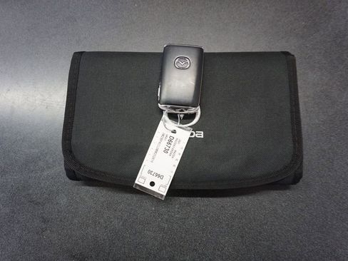 Used 2021 MAZDA MAZDA3 s image 19