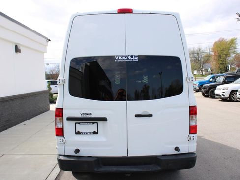 Used 2015 Nissan NV 2500 SV w/ Side & Curtain Airbag Package image 4