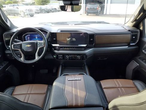 Used 2024 Chevrolet Silverado 3500 High Country w/ High Country Premium Package image 12