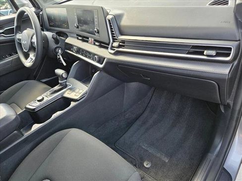 Used 2025 Kia Sportage LX FWD image 21