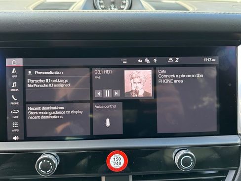 Used 2026 Porsche Macan image 31