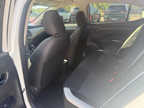 Certified 2021 Nissan Versa SV FWD image 11