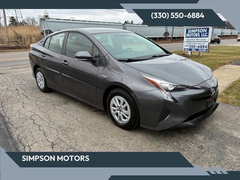 Used 2016 Toyota Prius Two image 1