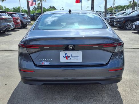 Used 2025 Honda Accord SE image 6