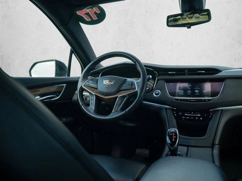 Used 2017 Cadillac XT5 Platinum AWD/4WD image 19
