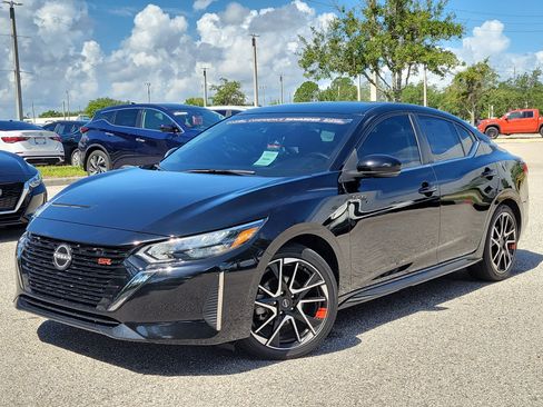 Certified 2025 Nissan Sentra SR FWD image 33