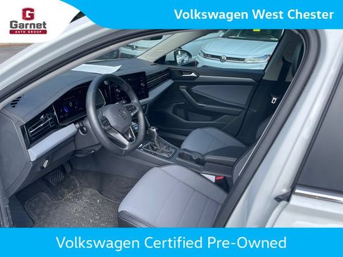 Used 2026 Volkswagen Jetta SE w/ Black Wheel Package FWD image 10