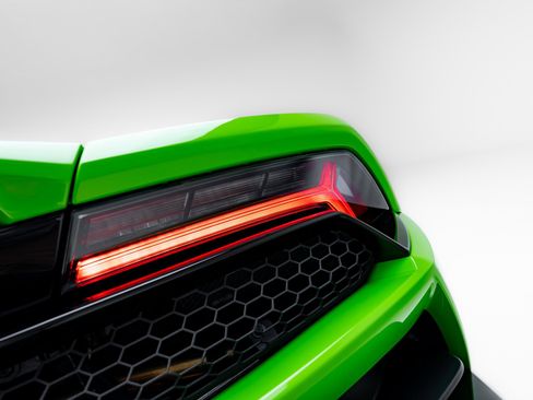 Used 2022 Lamborghini Huracan EVO RWD image 33
