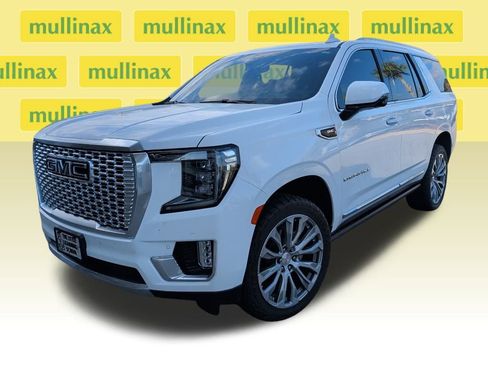 Used 2022 GMC Yukon Denali w/ Denali Premium Package image 2