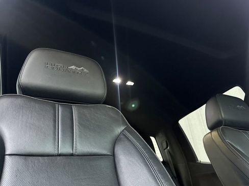 Used 2021 Chevrolet Silverado 1500 High Country w/ Technology Package image 16