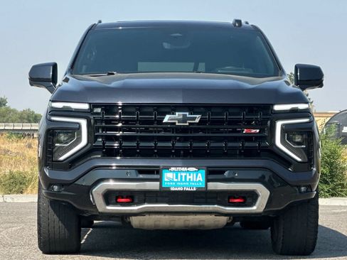 Used 2025 Chevrolet Suburban Z71 w/ Z71 Off-Road Package AWD/4WD image 10
